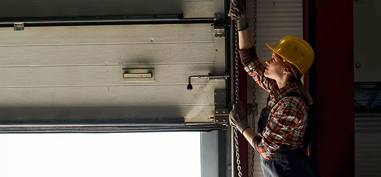 Addressing Common Garage Door Stoppage Issues in Riverview, FL